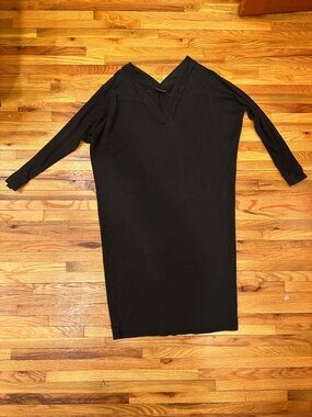 Hatch Visitor Dress V-Neck Midi Dress O/S